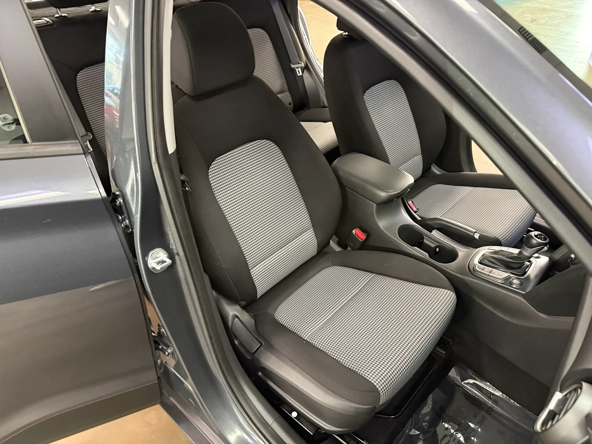 Used 2021 Hyundai Kona SEL Plus AWD/4WD image 12