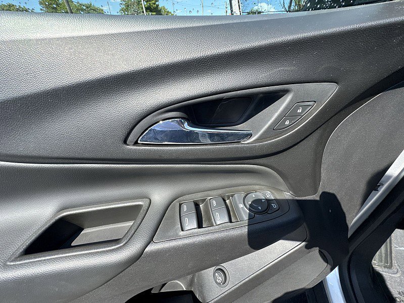 Used 2021 Chevrolet Equinox LT image 22