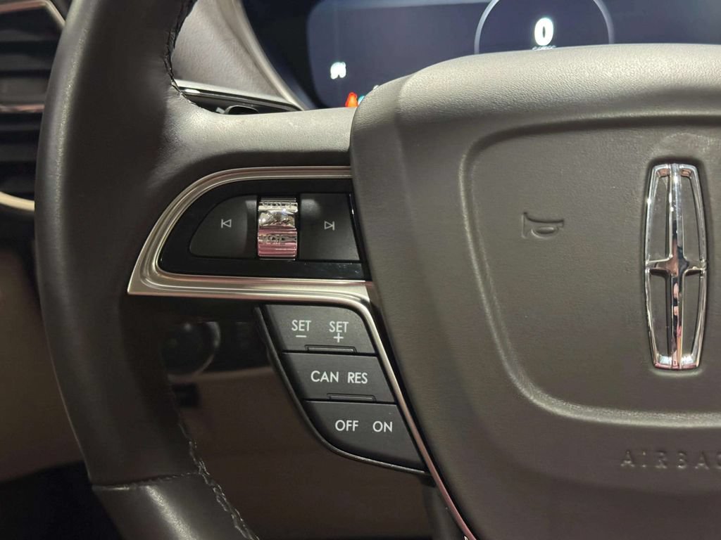Certified 2019 Lincoln Nautilus Reserve w/ Class II Trailer Tow Package FWD image 11