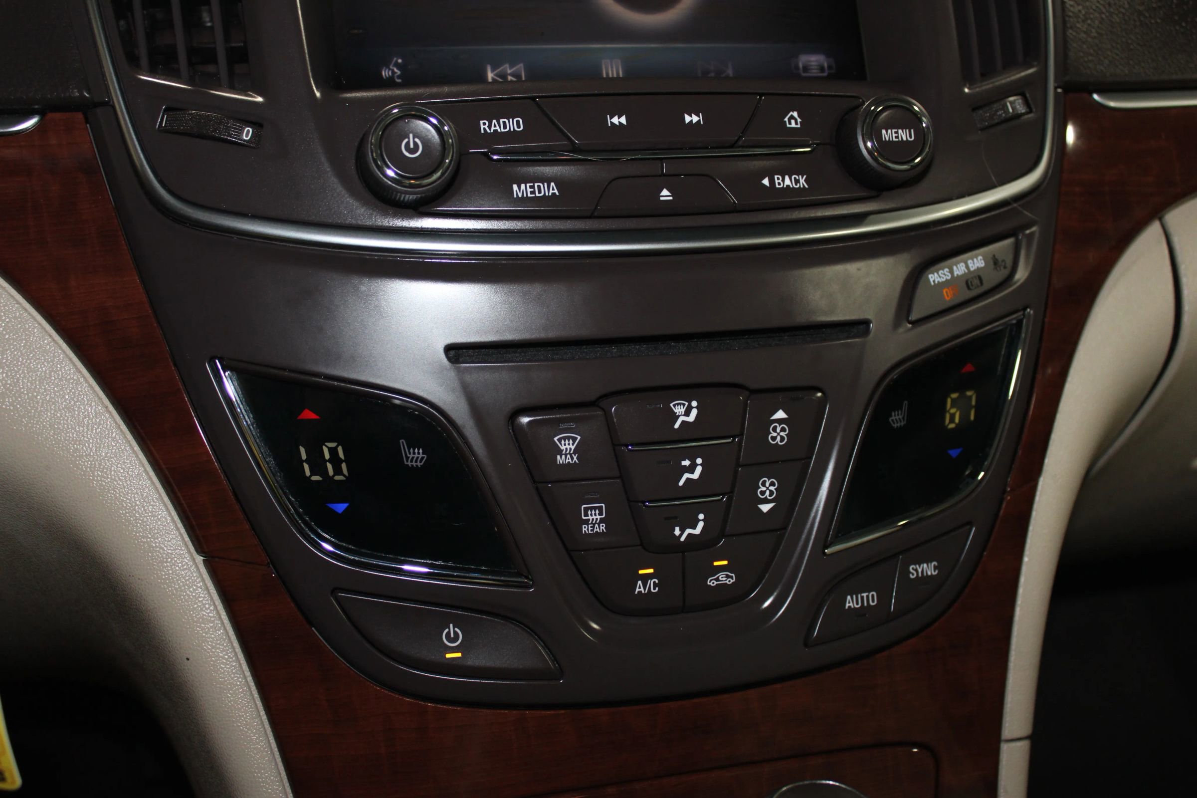 Used 2014 Buick Regal FWD image 15