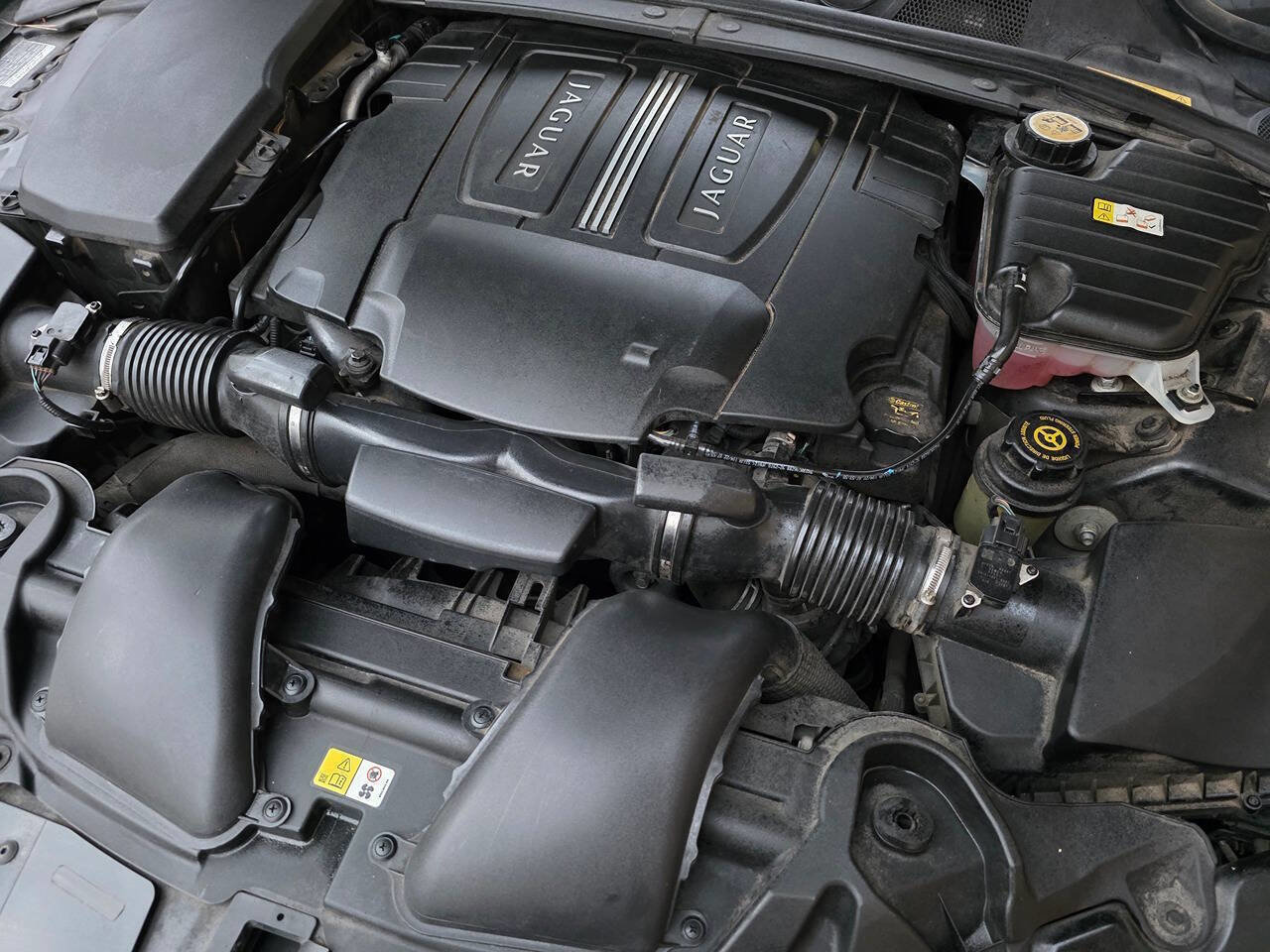 Used 2011 Jaguar XF Portfolio image 18