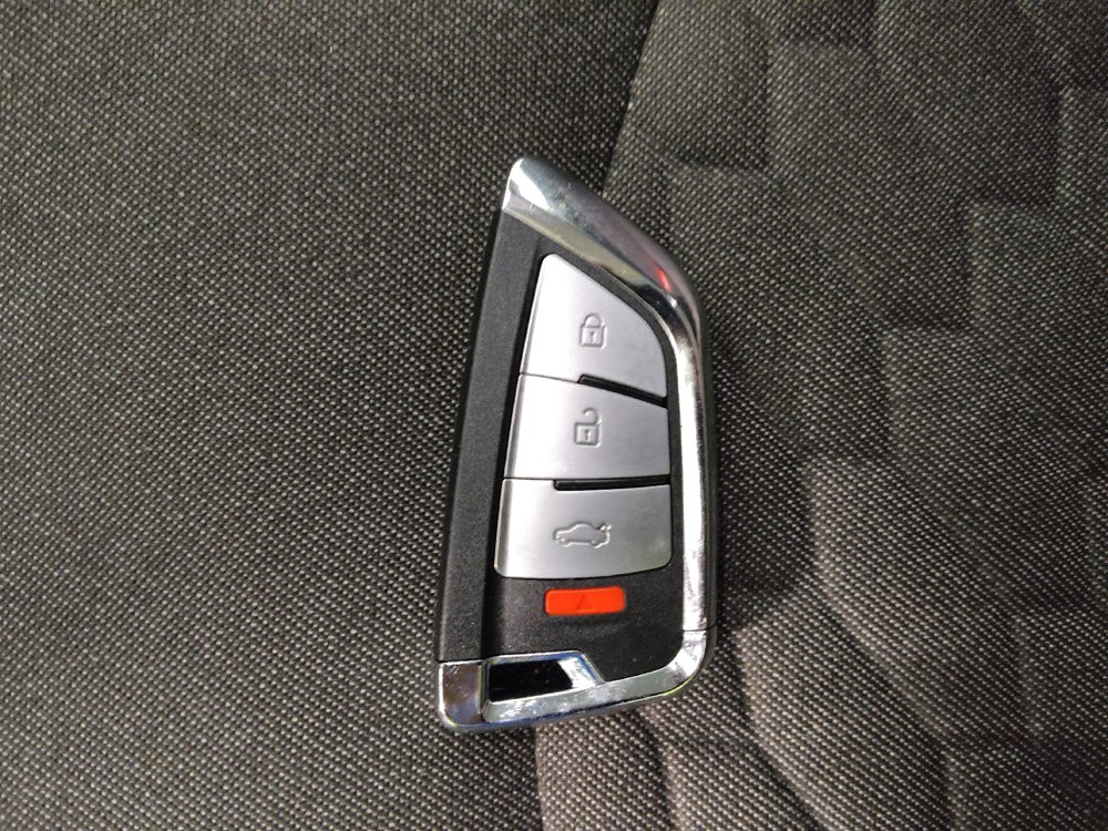 Used 2020 Chevrolet Equinox LT w/ Driver Convenience Package FWD image 32