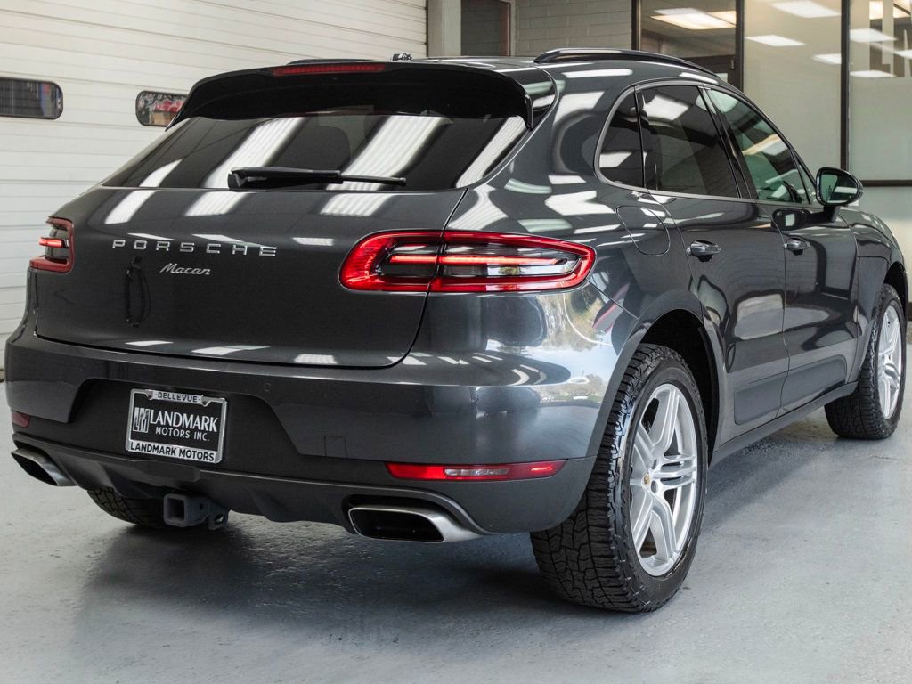 Used 2018 Porsche Macan AWD/4WD image 32