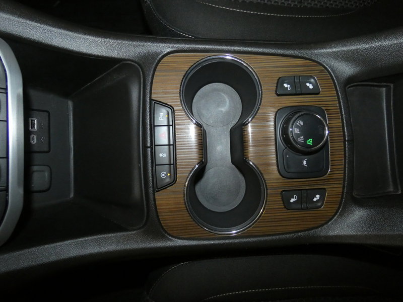 Used 2023 GMC Acadia SLE w/ Driver Convenience Package image 15