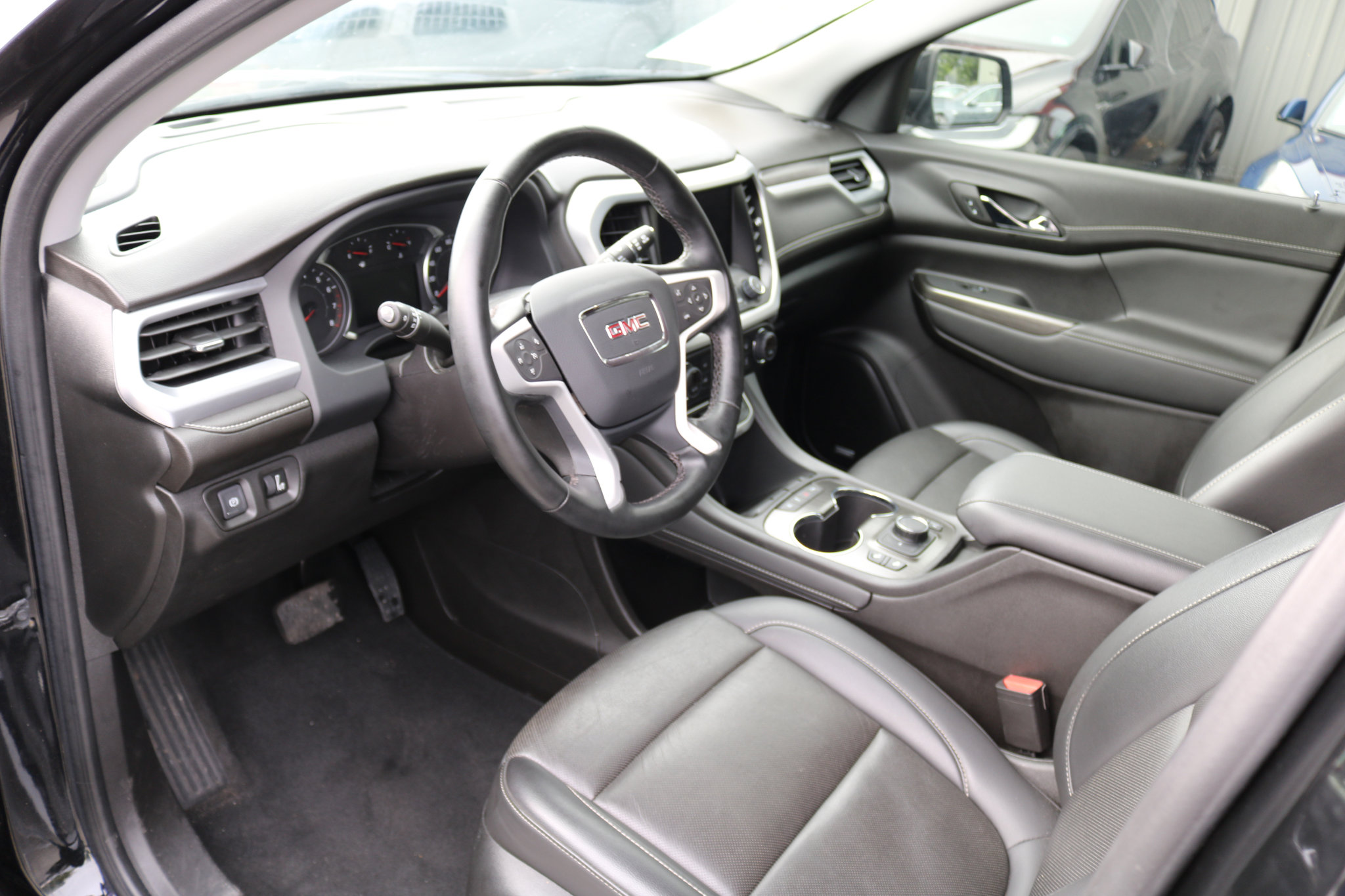 Used 2023 GMC Acadia SLT image 16
