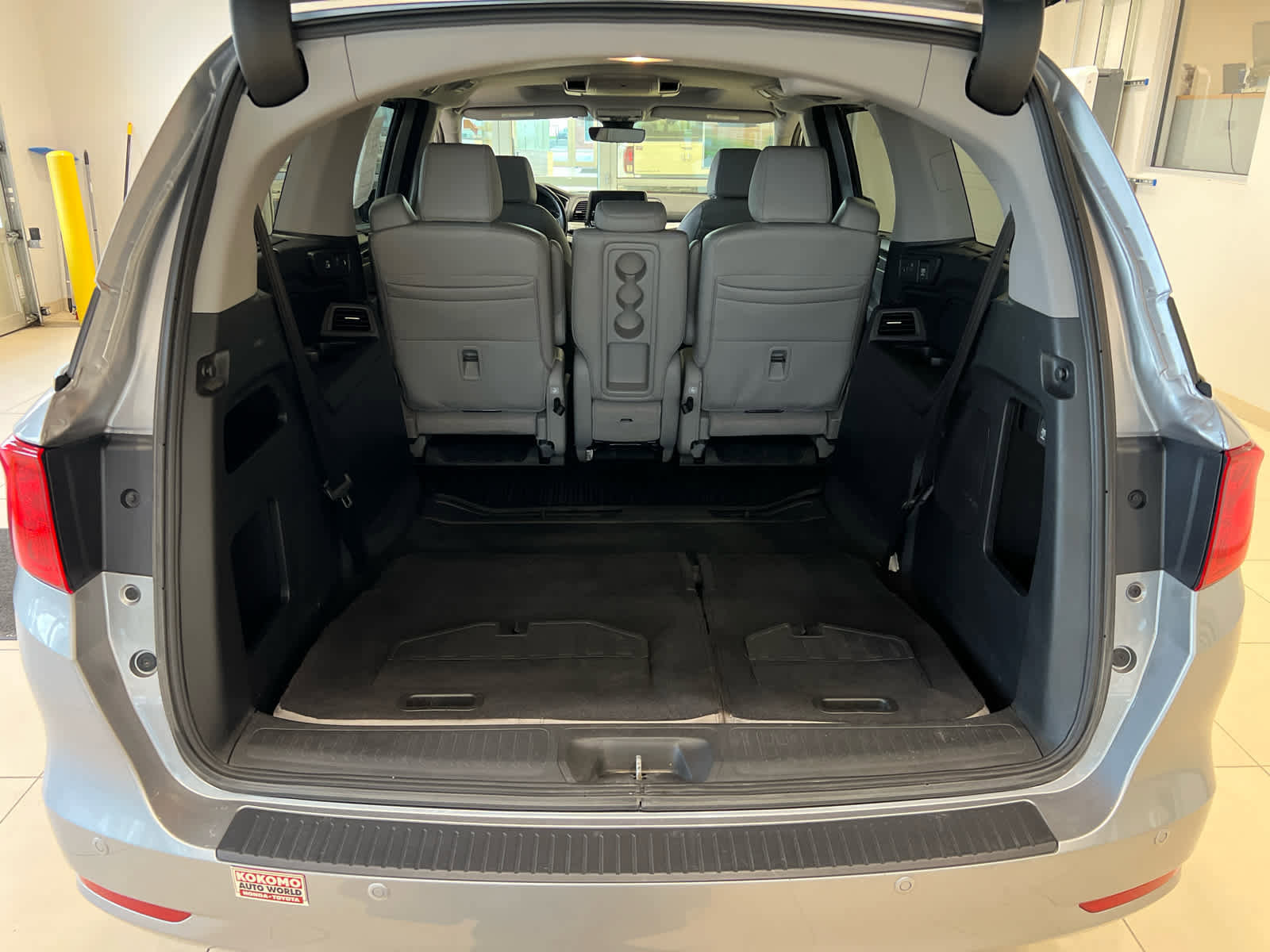 Used 2022 Honda Odyssey Touring image 2