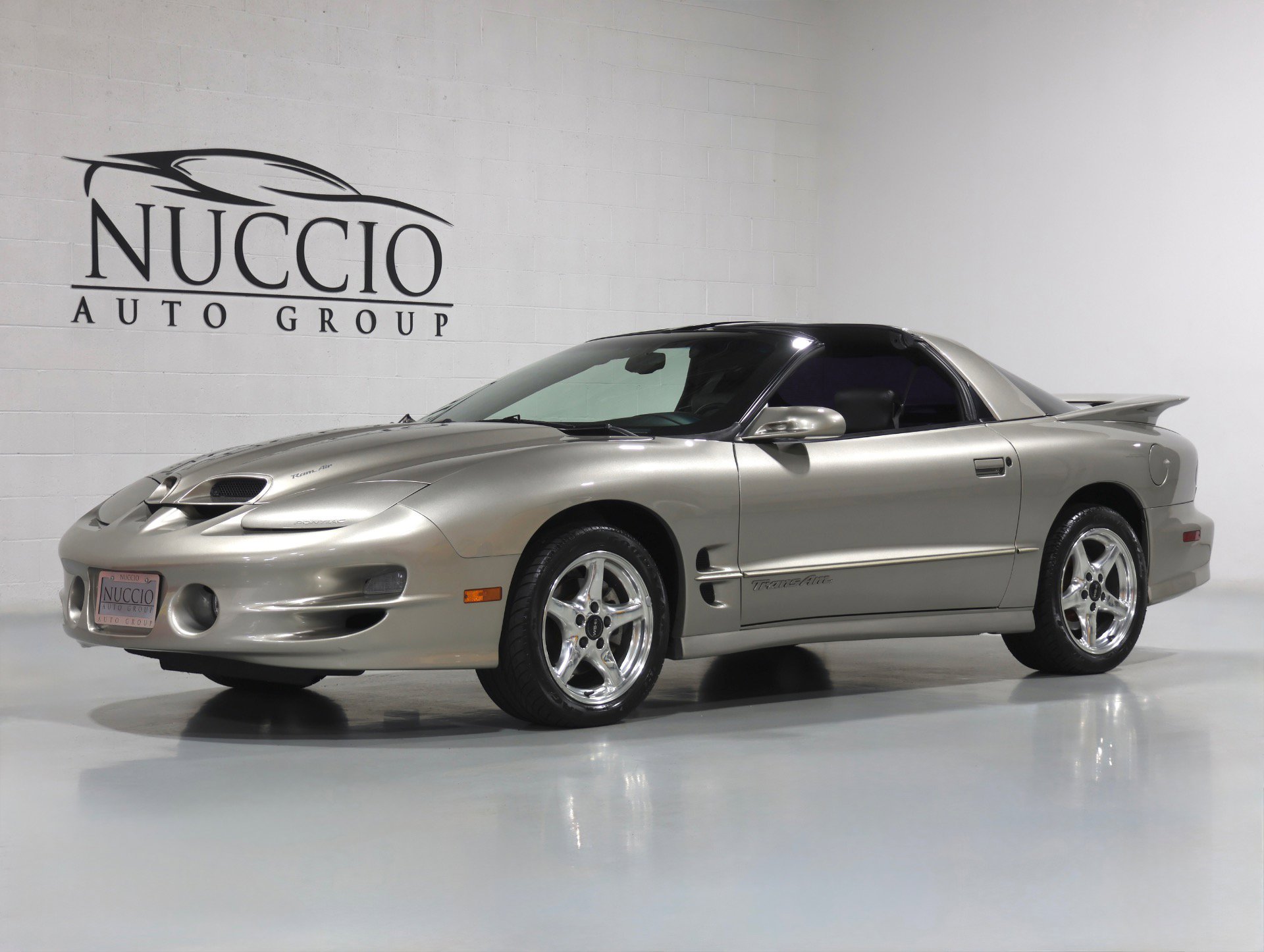 Used 2000 Pontiac Firebird Formula RWD image 1