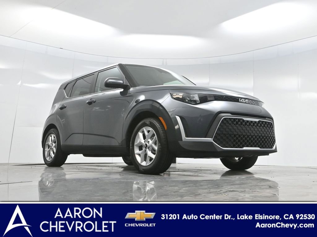 Used 2023 Kia Soul LX w/ LX Technology Package image 2
