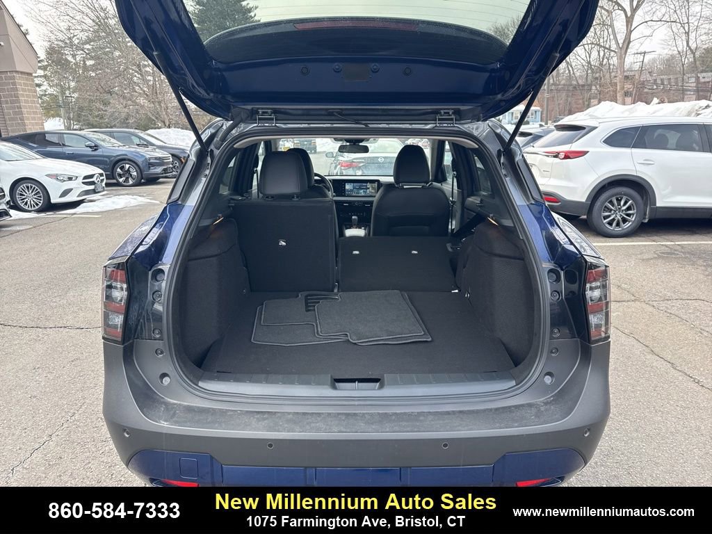 Used 2025 Nissan Kicks SR image 27