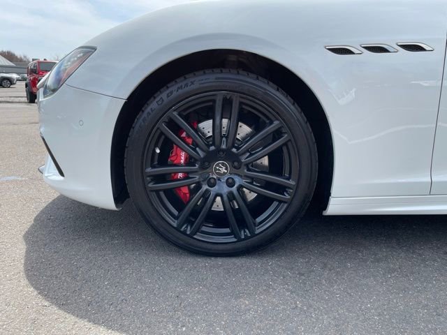 Used 2021 Maserati Ghibli S image 34