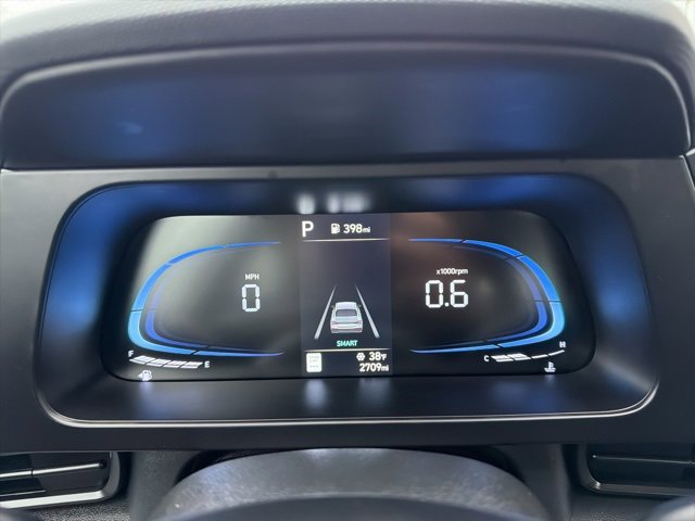 Used 2025 Hyundai Elantra Sport image 19