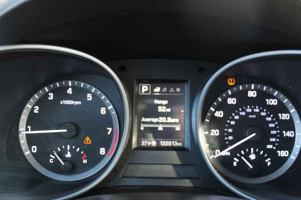 Used 2017 Hyundai Santa Fe Sport FWD image 14