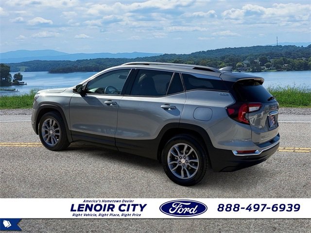 Used 2024 GMC Terrain SLT image 5