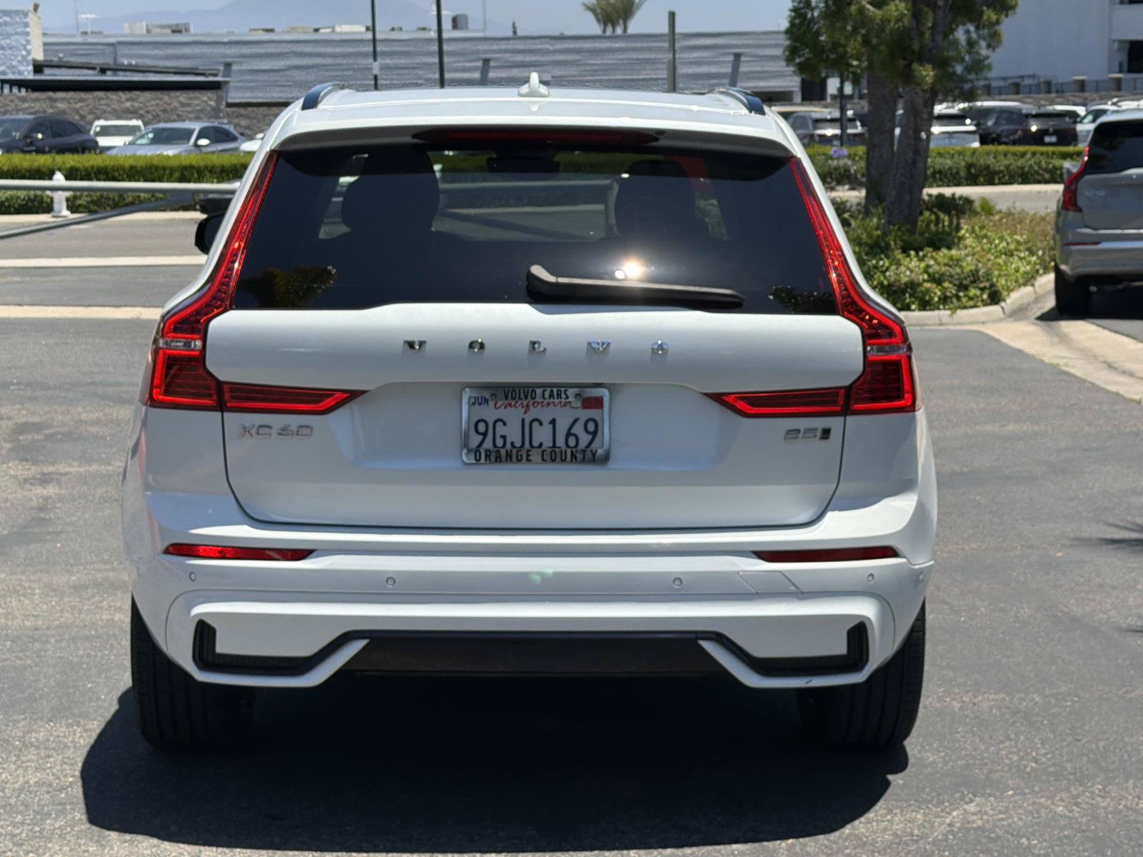 Certified 2023 Volvo XC60 B5 Plus AWD/4WD image 6