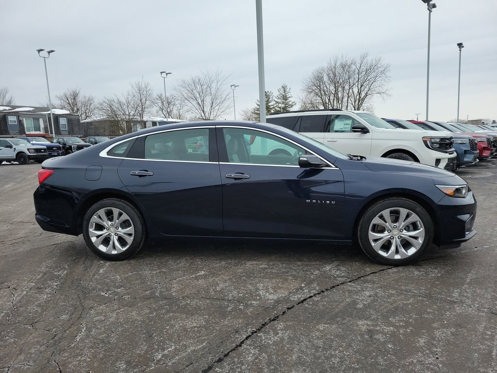 Used 2017 Chevrolet Malibu Premier w/ Driver Confidence Package image 3