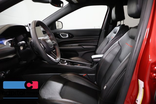 Used 2025 Jeep Compass Trailhawk AWD/4WD image 11