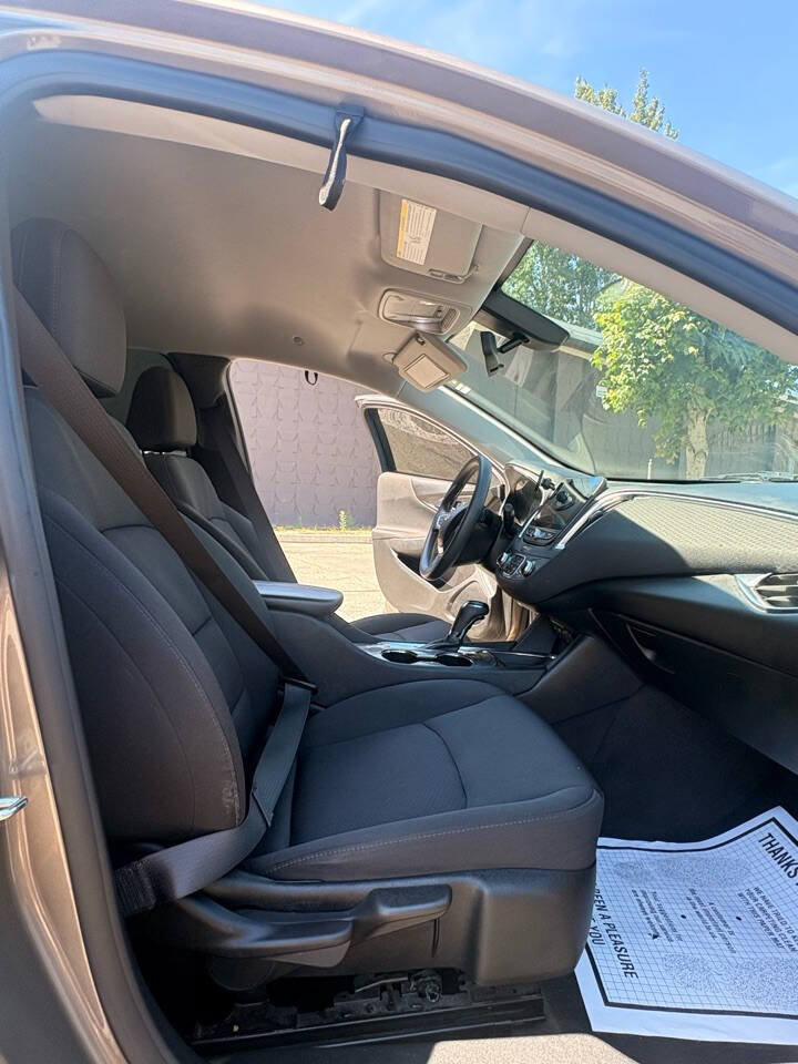 Used 2020 Chevrolet Malibu LT FWD image 12