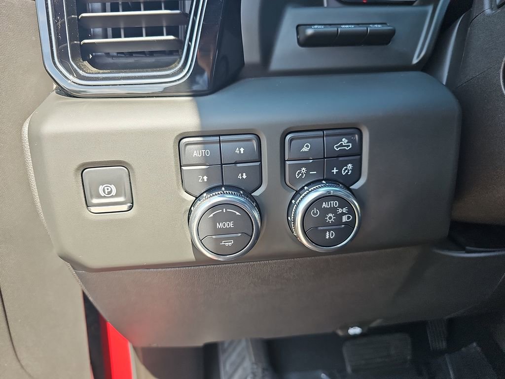 Used 2025 GMC Sierra 1500 AT4 w/ AT4 Premium Package image 29