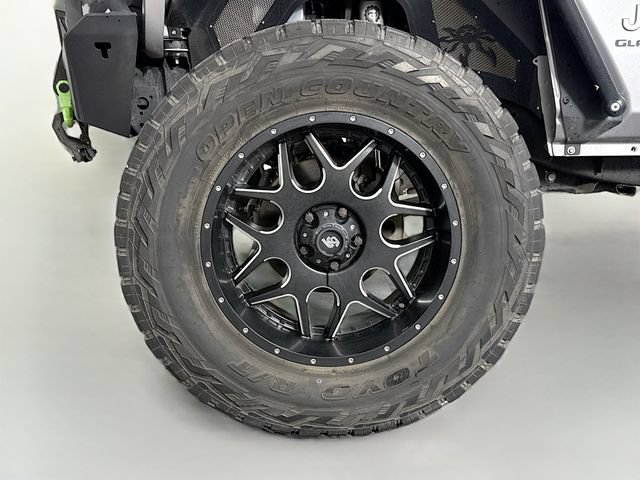 Used 2020 Jeep Gladiator Overland AWD/4WD image 27
