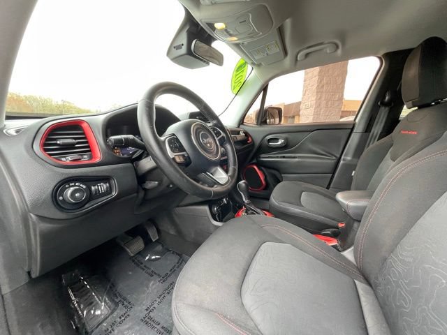 Used 2015 Jeep Renegade Trailhawk AWD/4WD image 11