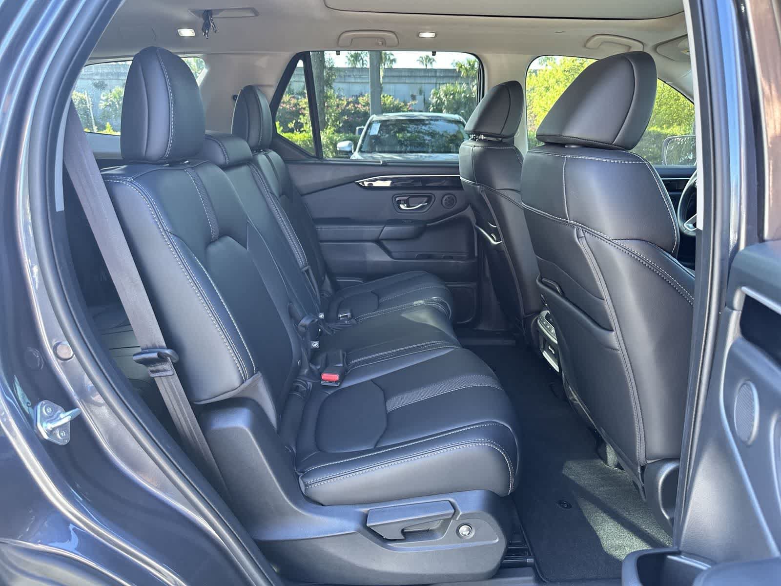 Used 2023 Honda Pilot Touring image 16