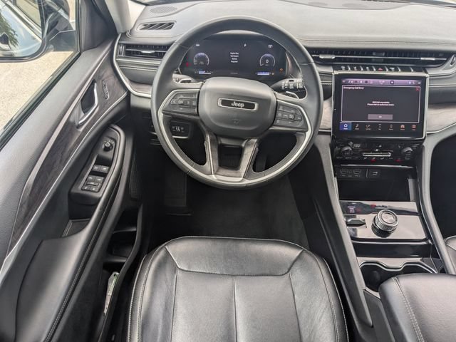 Used 2023 Jeep Grand Cherokee Limited AWD/4WD image 20