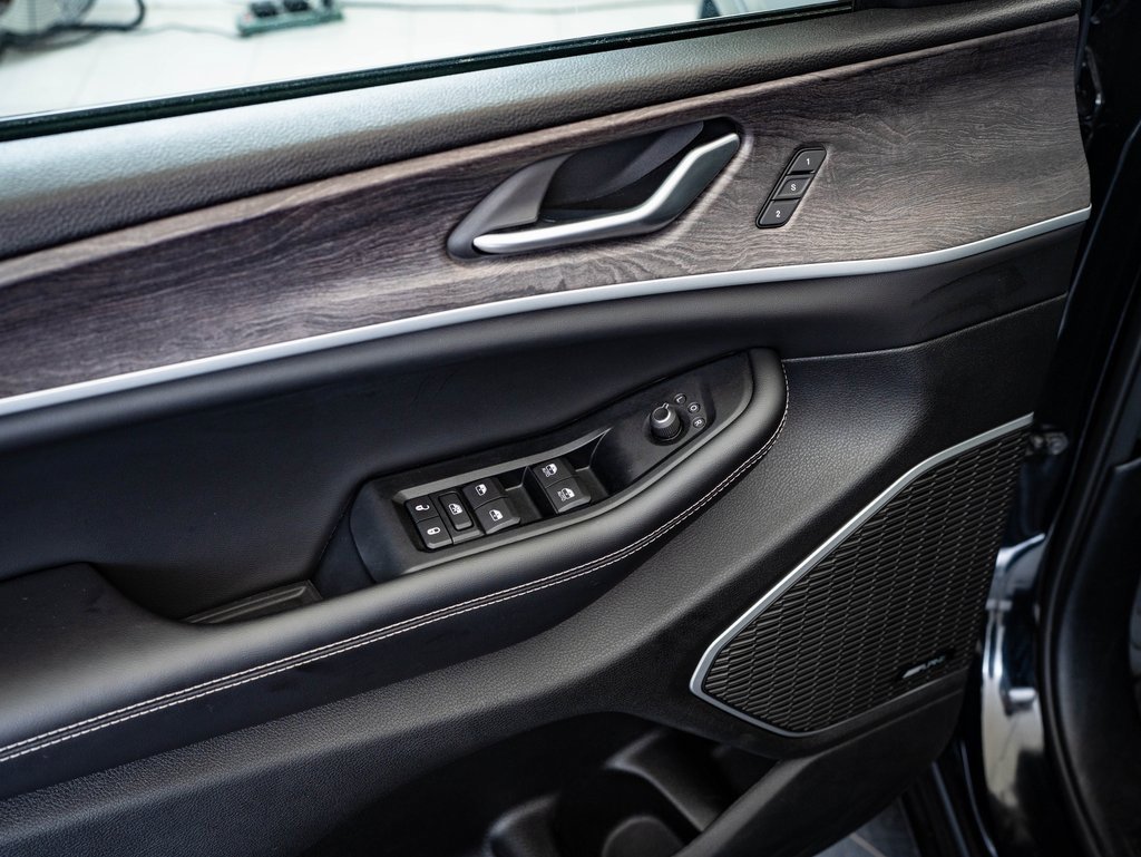 Used 2024 Jeep Grand Cherokee Limited 4xe image 21