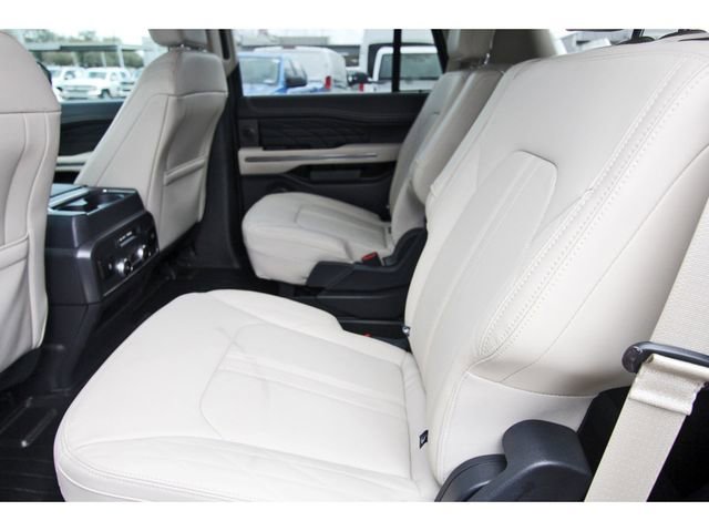 Used 2023 Ford Expedition Platinum image 13