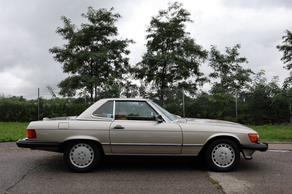 Used 1989 Mercedes-Benz 560 SL image 3