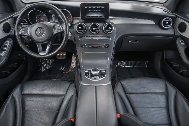 Used 2019 Mercedes-Benz GLC 300 4MATIC image 23