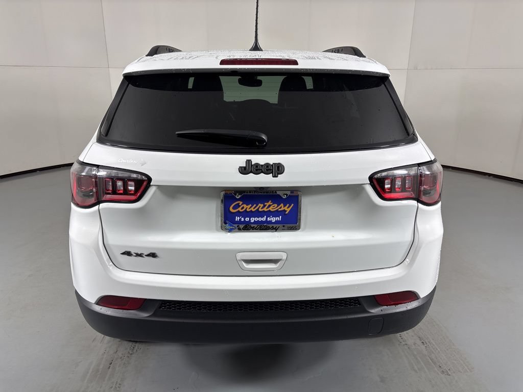 New 2026 Jeep Compass Latitude w/ Sun and Sound Group AWD/4WD image 7