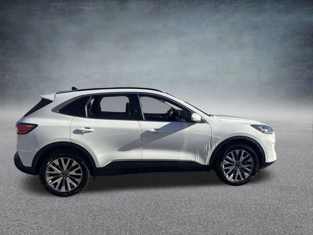 Used 2021 Ford Escape Titanium image 3