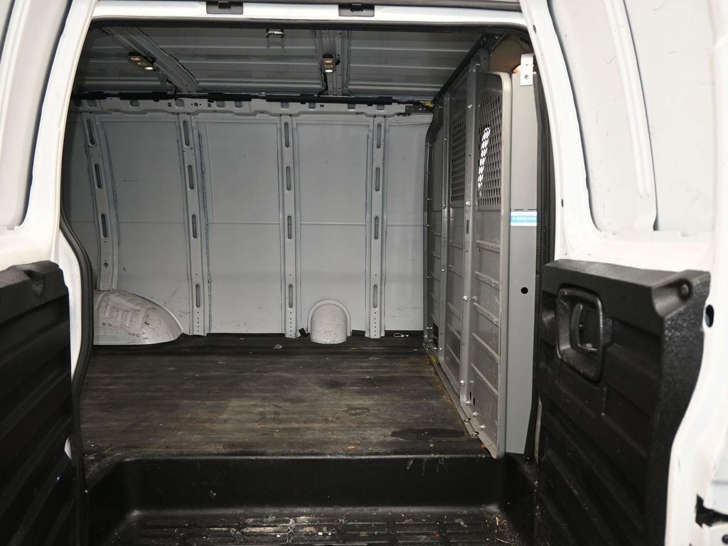 Used 2019 Chevrolet Express 2500 image 31