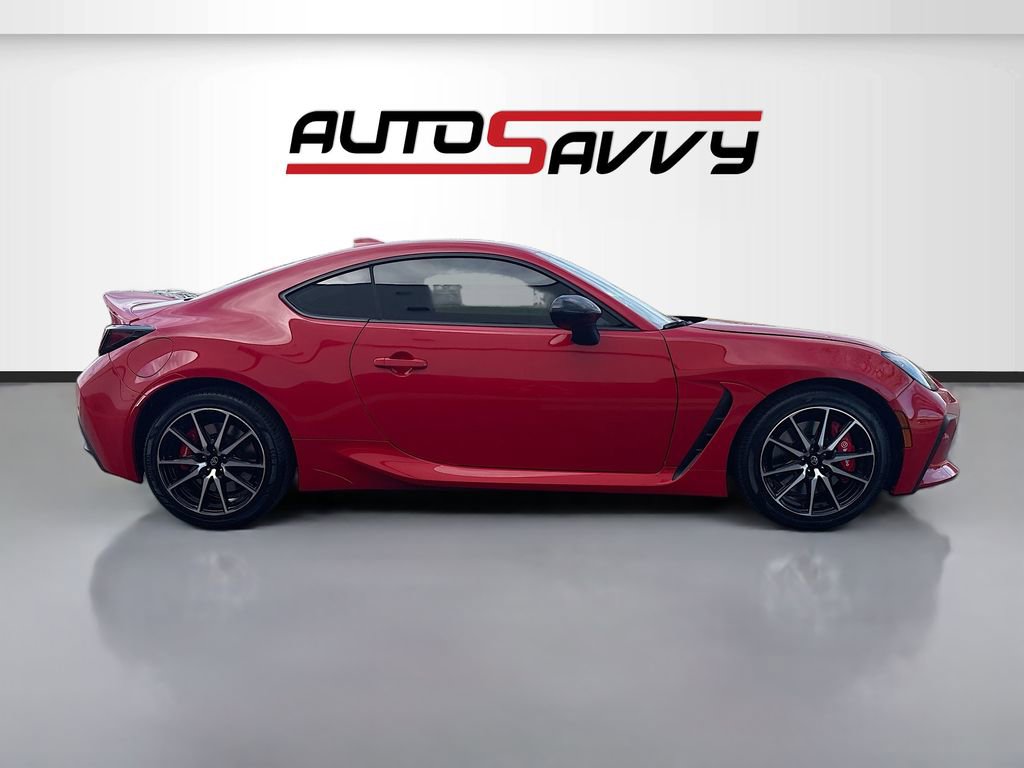 Used 2025 Toyota GR86 Premium w/ Performance Package image 8