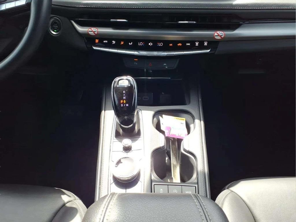 Used 2025 Cadillac XT4 Premium Luxury FWD image 12