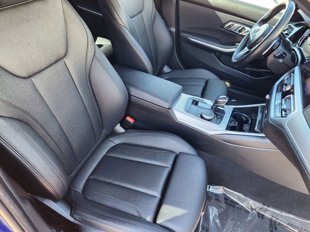 Used 2020 BMW 330i xDrive 330i xDrive w/ M Sport Package image 11