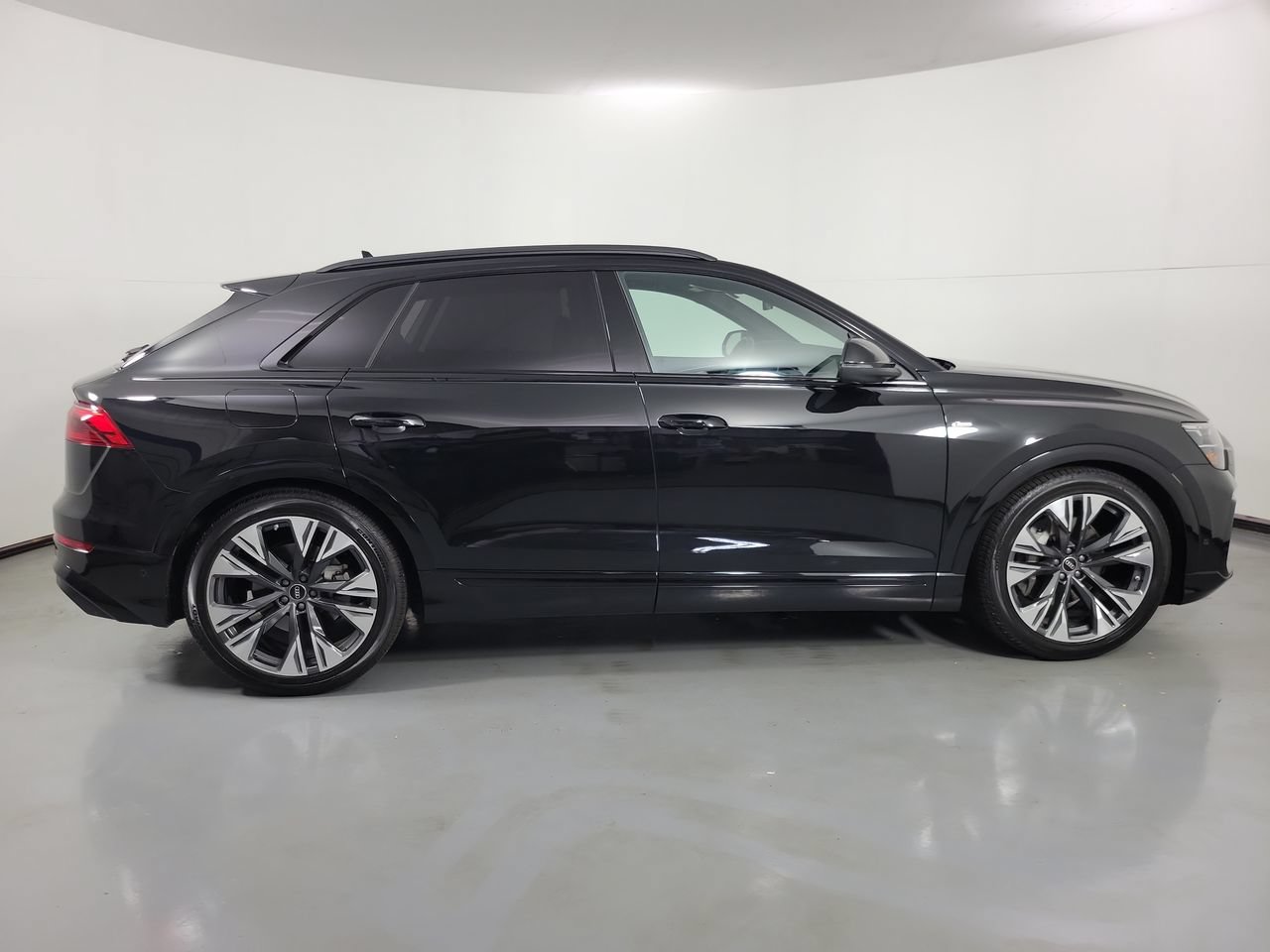 Used 2025 Audi Q8 Premium Plus w/ Premium Plus Package AWD/4WD image 32