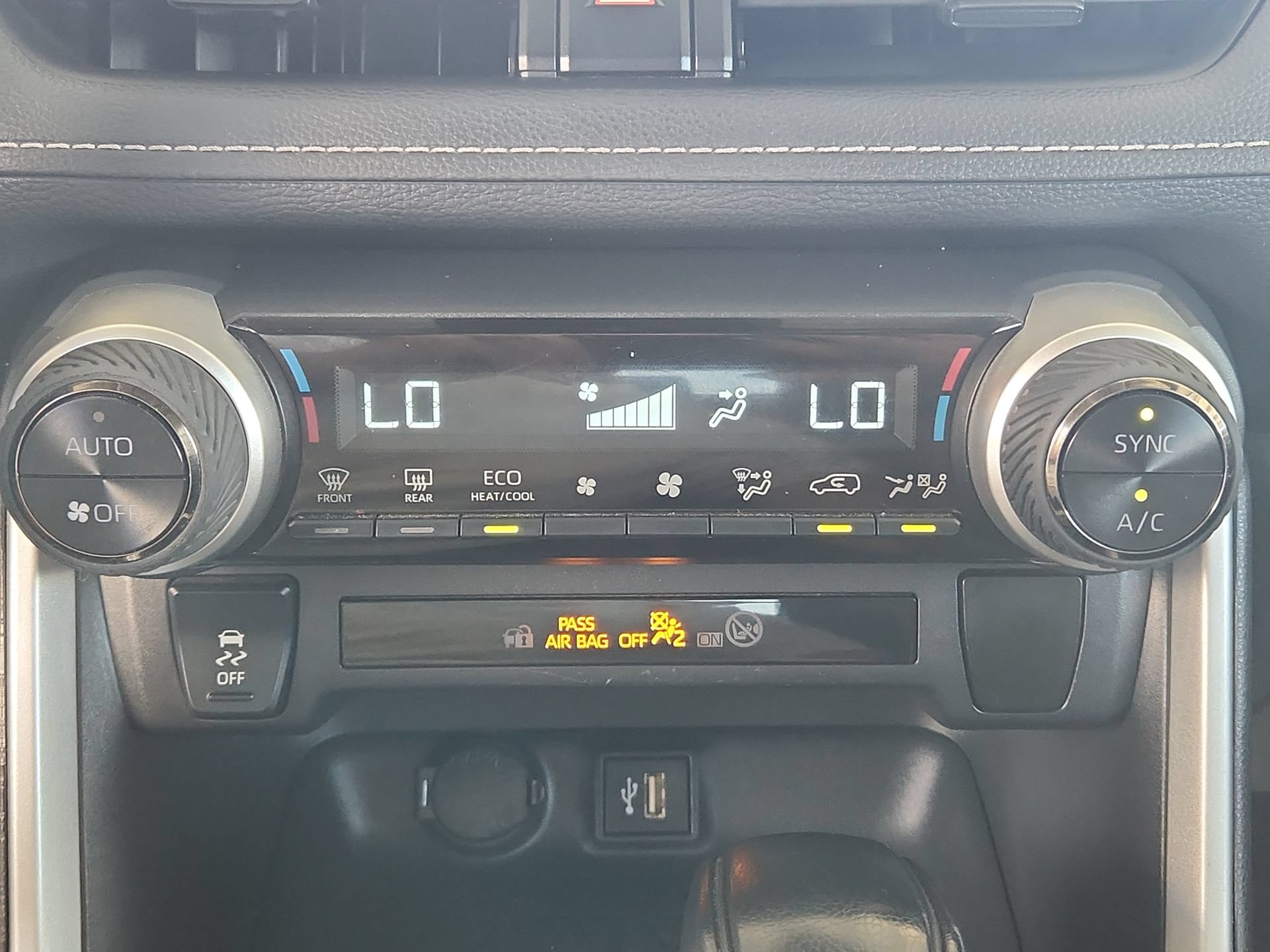 Used 2024 Toyota RAV4 XLE w/ Convenience Package AWD/4WD image 17