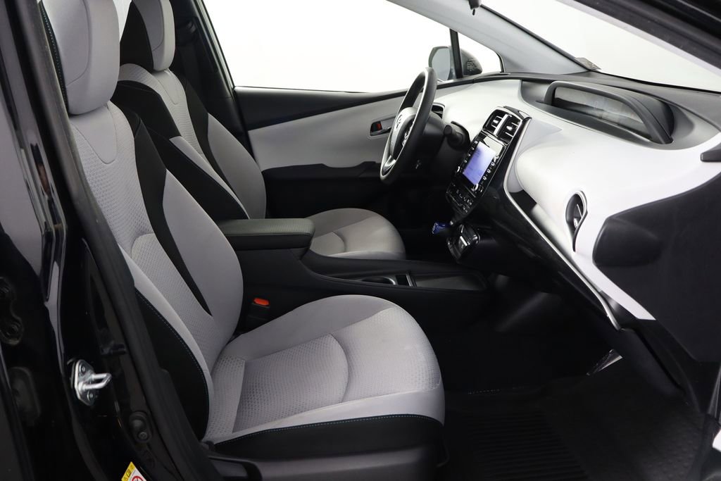 Used 2022 Toyota Prius LE image 17