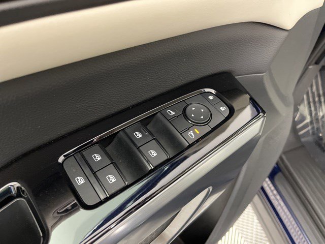Used 2022 Nissan Pathfinder SL AWD/4WD image 27