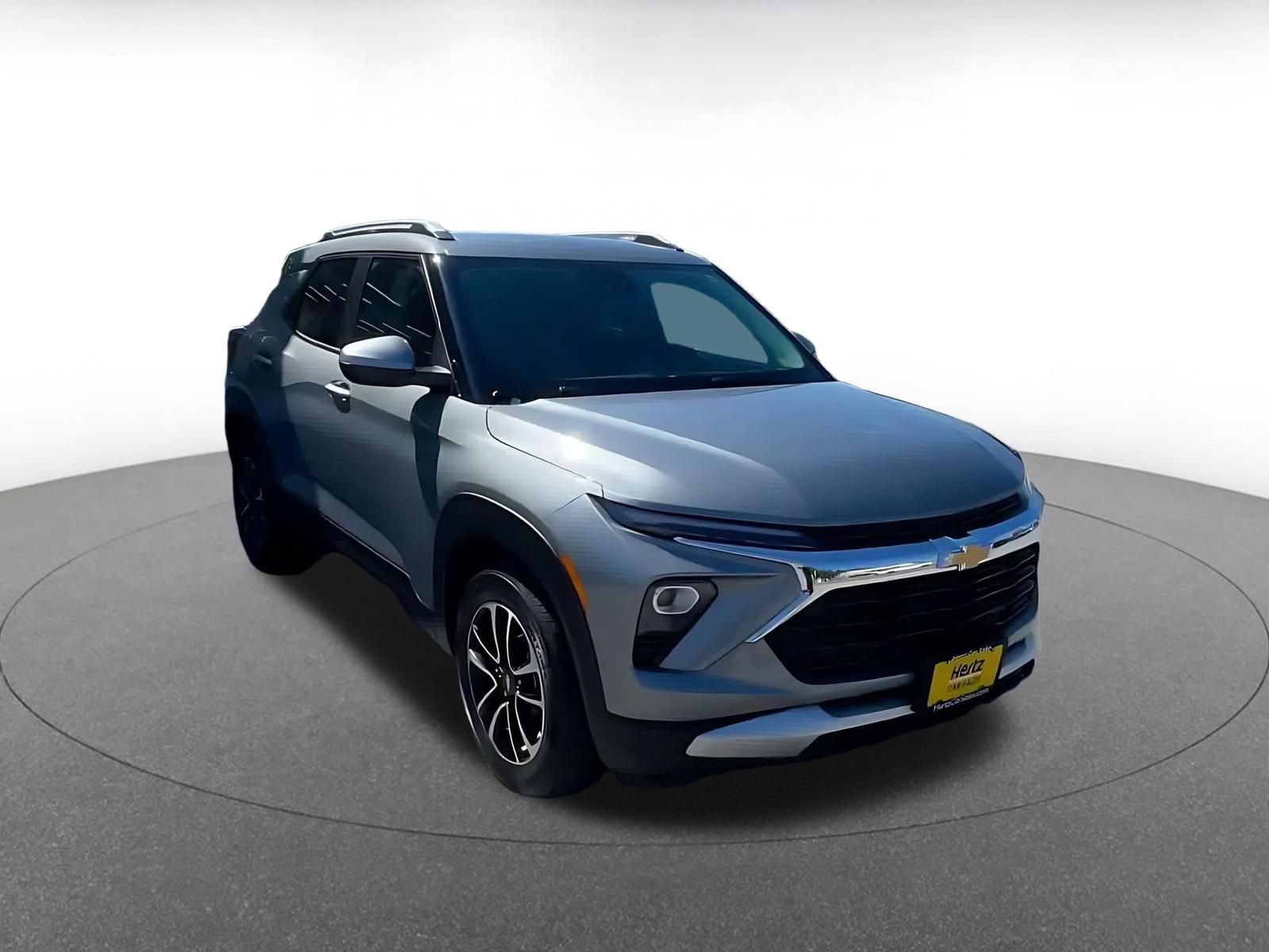 Used 2025 Chevrolet TrailBlazer LT FWD image 2