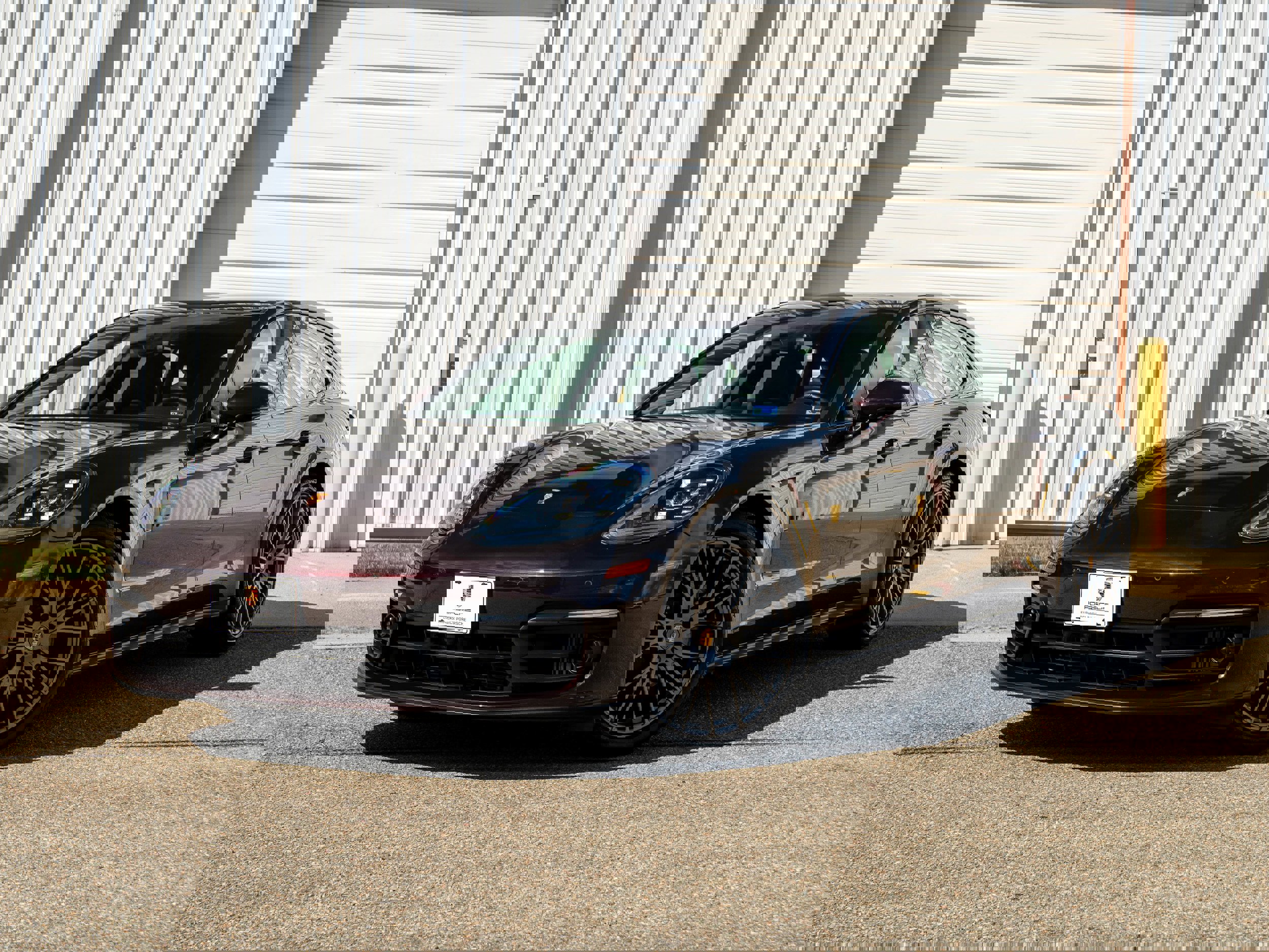 Certified 2023 Porsche Panamera 4 Platinum Edition image 1