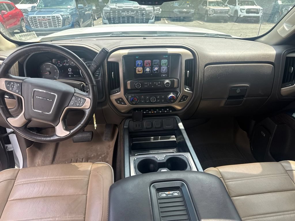 Used 2018 GMC Sierra 2500 Denali w/ Duramax Plus Package AWD/4WD image 15