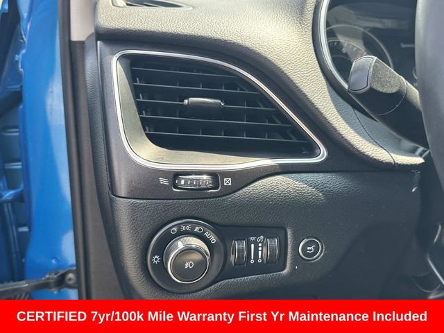 Used 2022 Jeep Cherokee Trailhawk w/ Sun, Sound & Nav Group AWD/4WD image 31