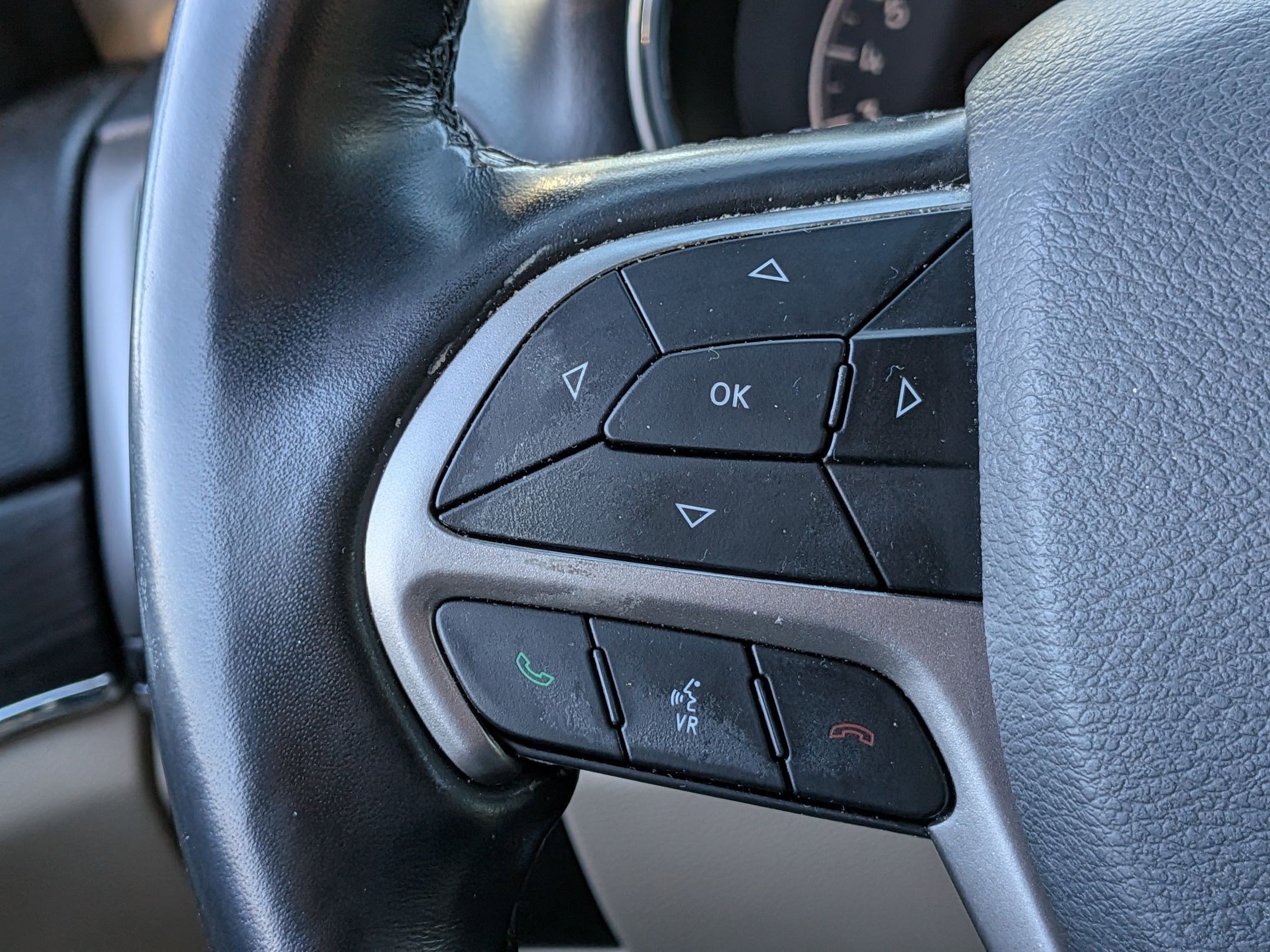 Used 2021 Jeep Grand Cherokee Limited w/ Sun & Sound Group image 17