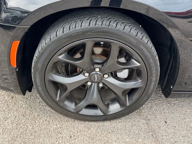 Used 2023 Chrysler 300 Touring L image 7