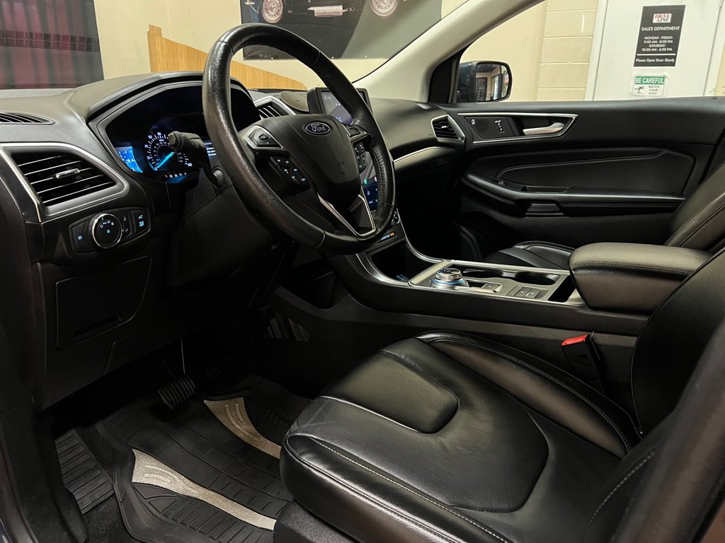 Used 2022 Ford Edge Titanium AWD/4WD image 14