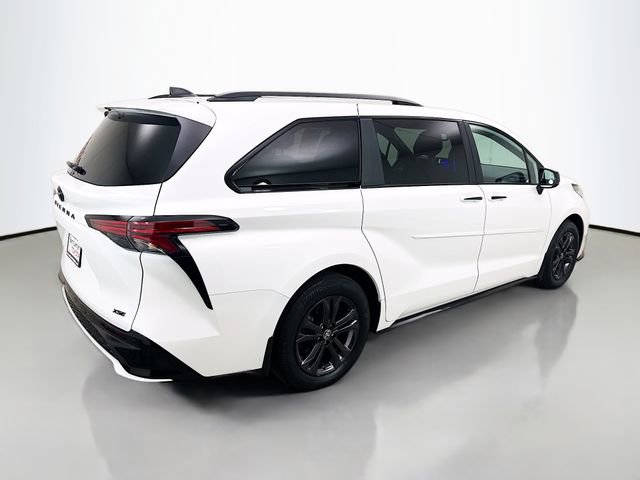 Used 2025 Toyota Sienna XSE w/ XSE Plus Package image 7