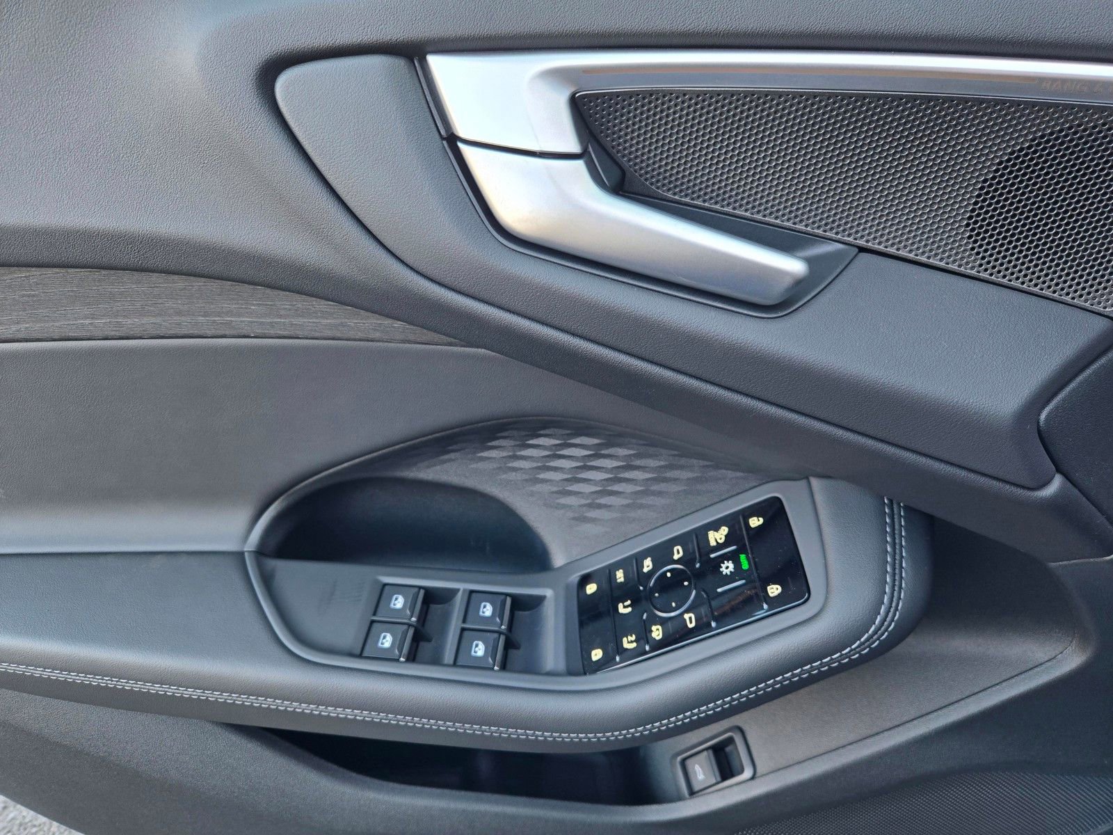 New 2025 Audi A5 2.0T Premium Plus AWD/4WD image 18