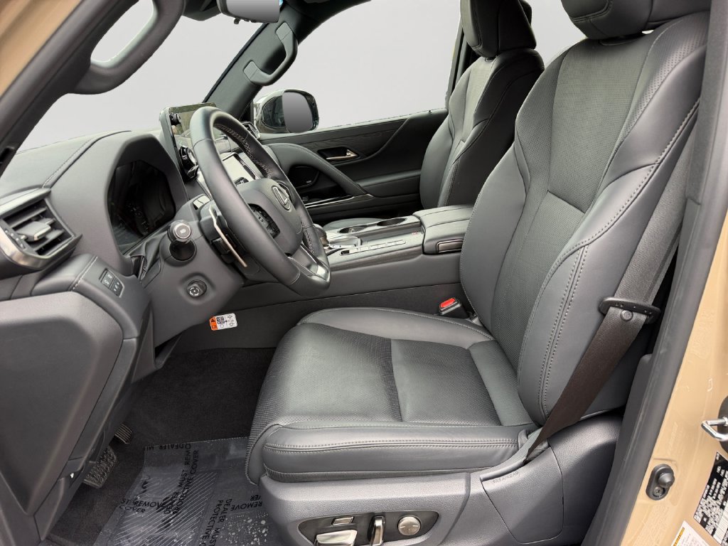 Certified 2025 Lexus LX 700h Overtrail AWD/4WD image 19